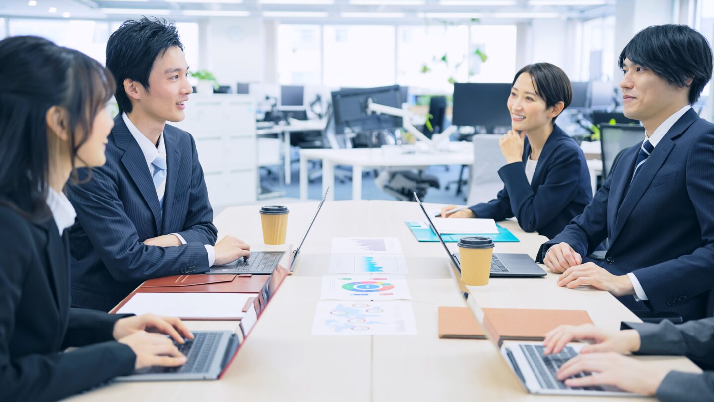 「サジェスト対策 導入 相談風景
