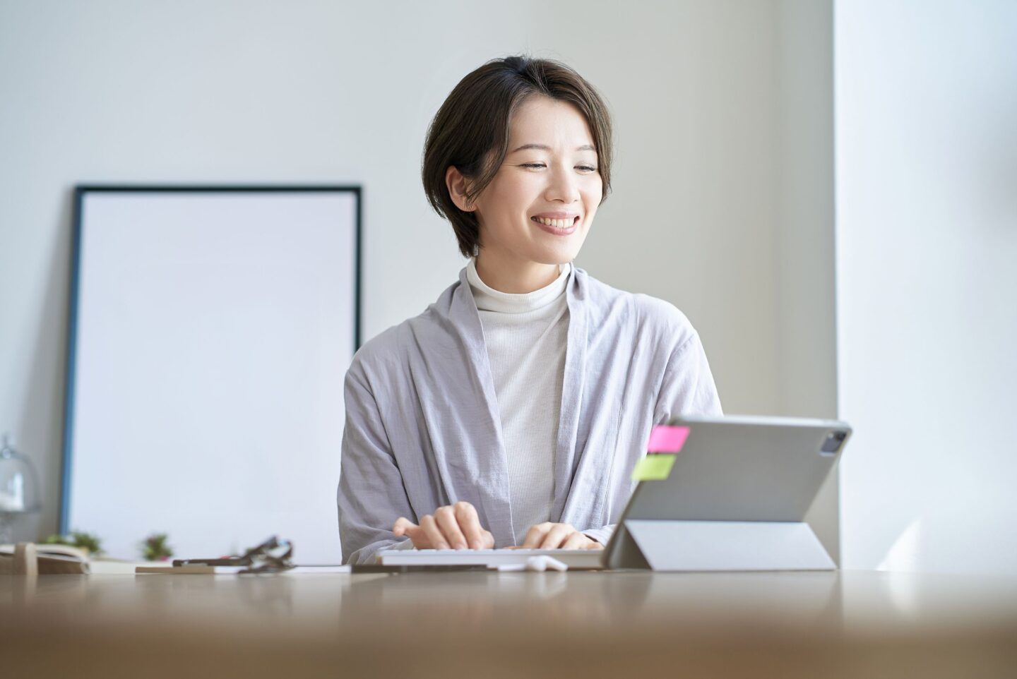 サジェストキーワードを分析しながら新規記事を作成している様子